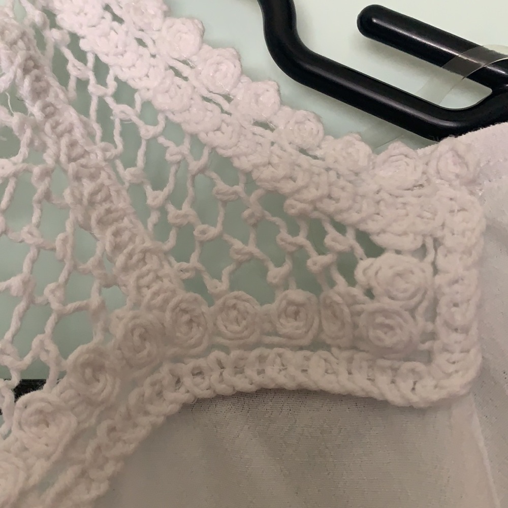 NWOT Venus White Flowy Top with Crotchet Detail - Picture 4 of 5